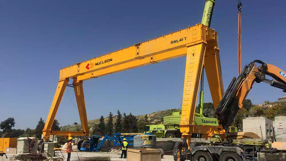 Export to Israel 20+20 ton double winch rubber tyre gantry crane