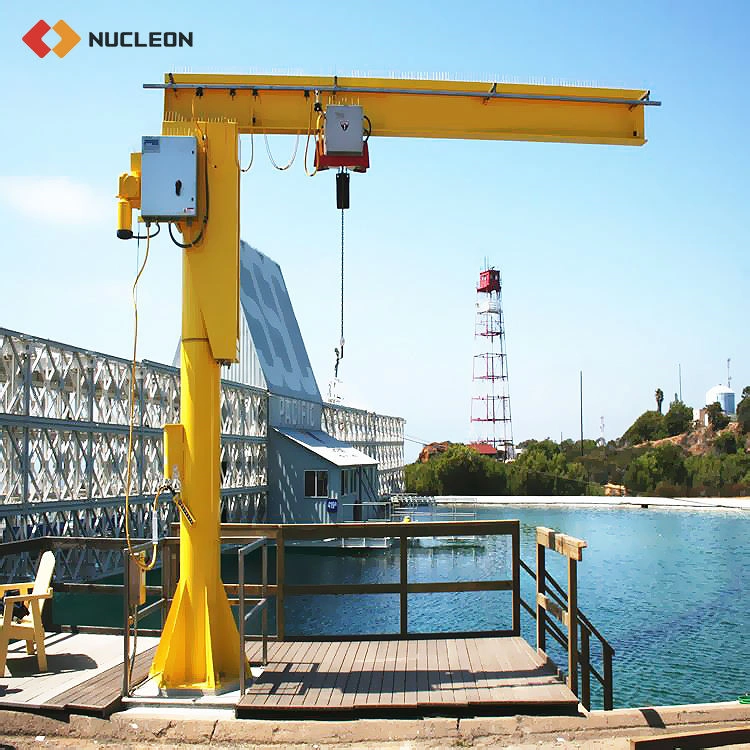Column-type electric hoist rotating arm crane