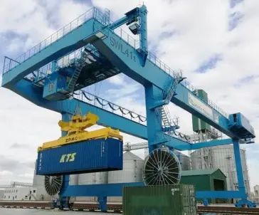 Rail-mounted container gantry crane