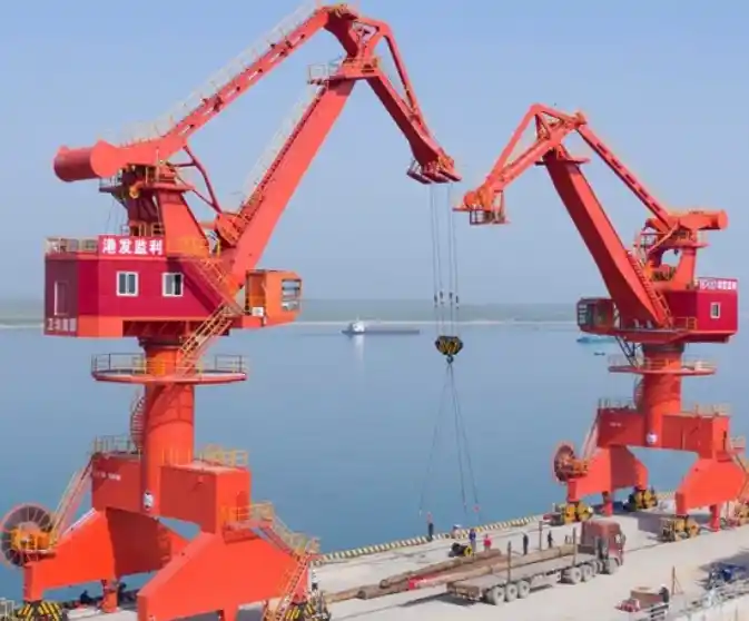 Four-link Portal Crane