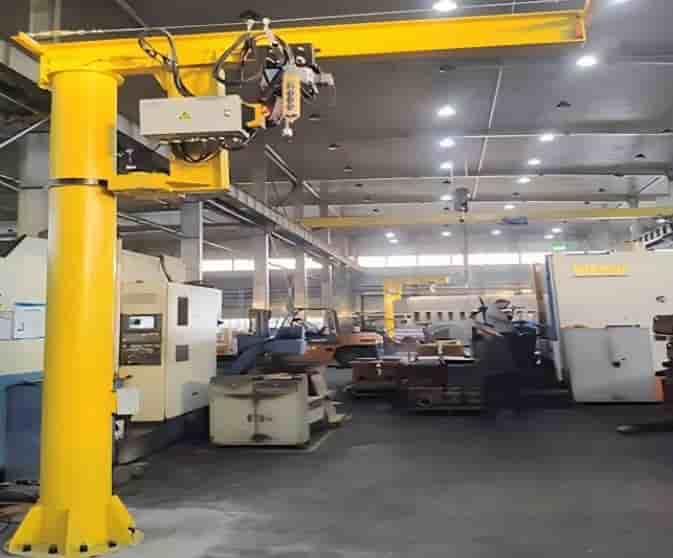 Floor-Mounted Jib Crane